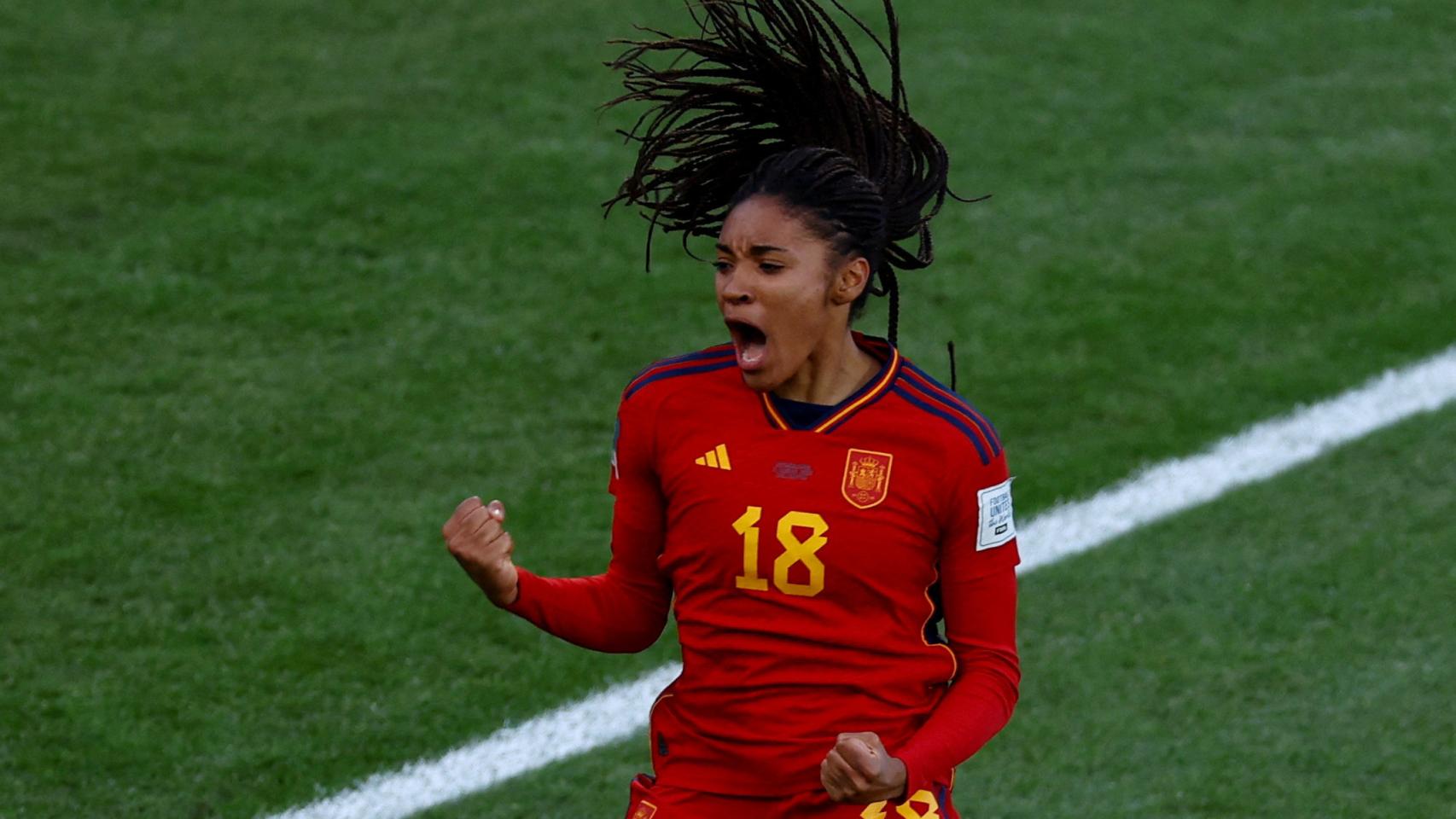 Salma Paralluelo celebra su gol contra Países Bajos.