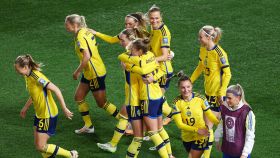 Las jugadoras de Suecia celebran un gol contra Japón.