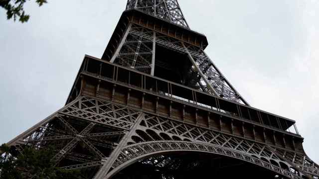 La Torre Eiffel, evacuada por una posible amenaza de bomba