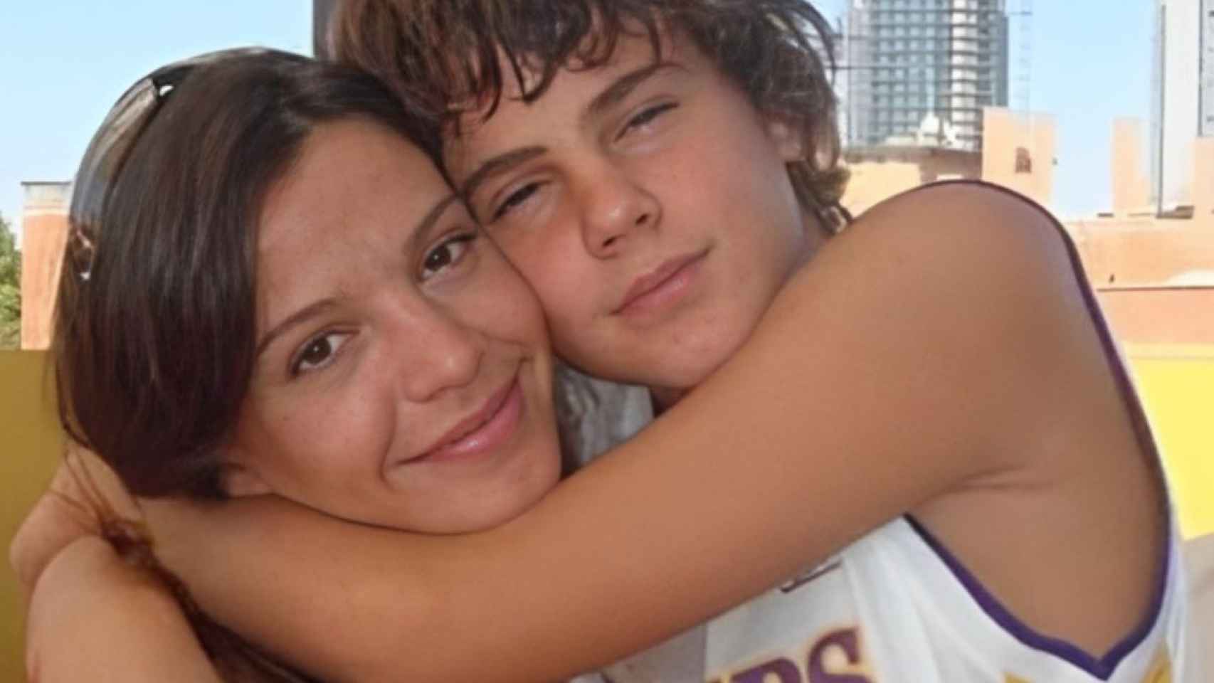 La única fotografía que existe públicamente de Daniel Sancho junto a su madre, Silvia Bronchalo.