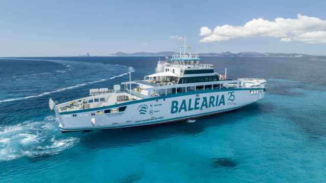 ‘Cap de Barbaria’ de Baleària, el primer ‘ferry’ eléctrico de España, que cubre el trayecto entre Eivissa y Formentera.