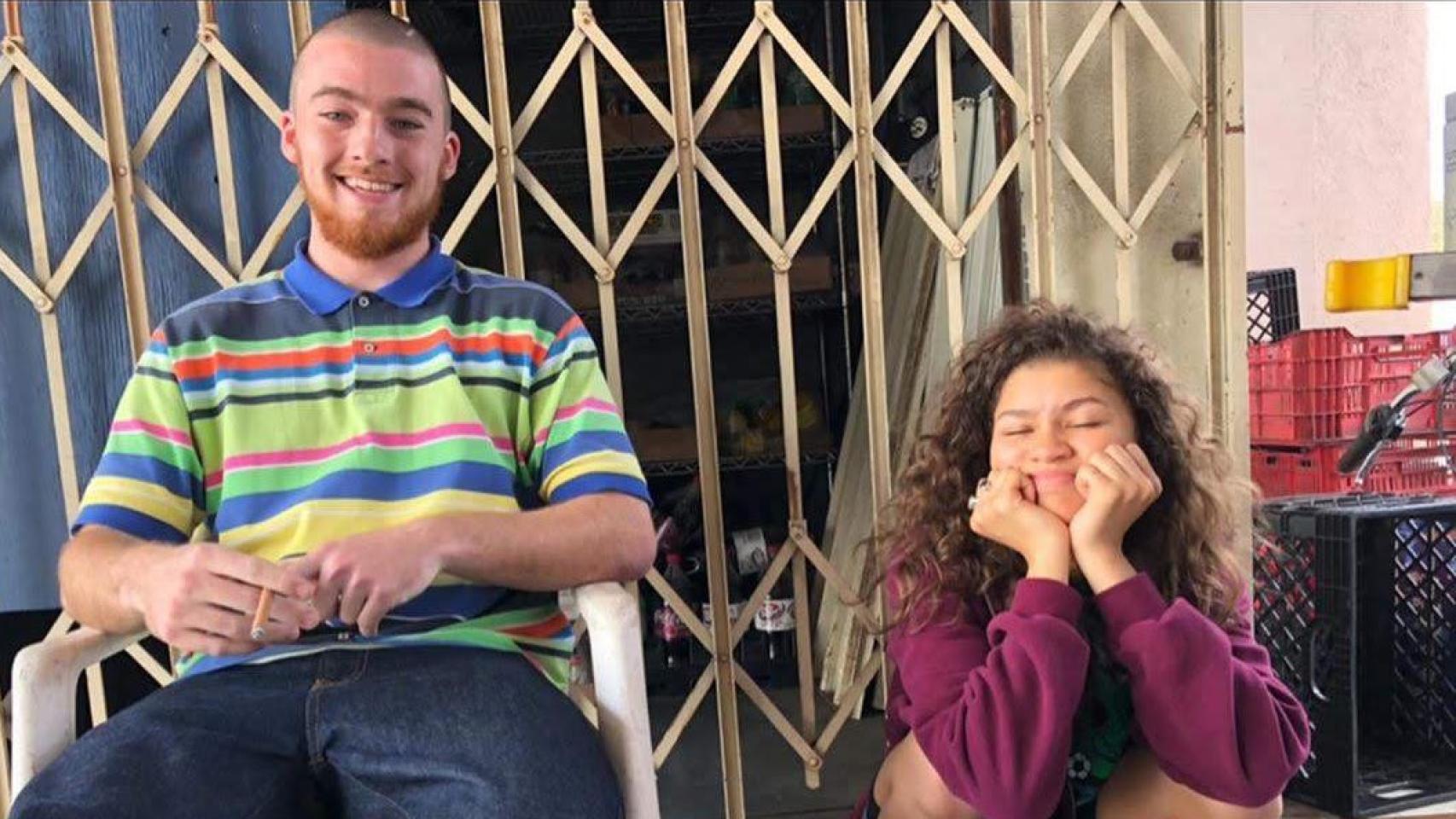 Zendaya visita el mural que rinde homenaje a Angus Cloud tras su muerte