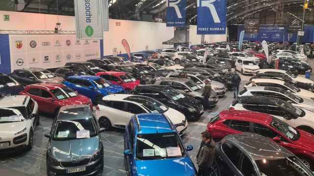 Coches de ocasión en la feria de Vigo.