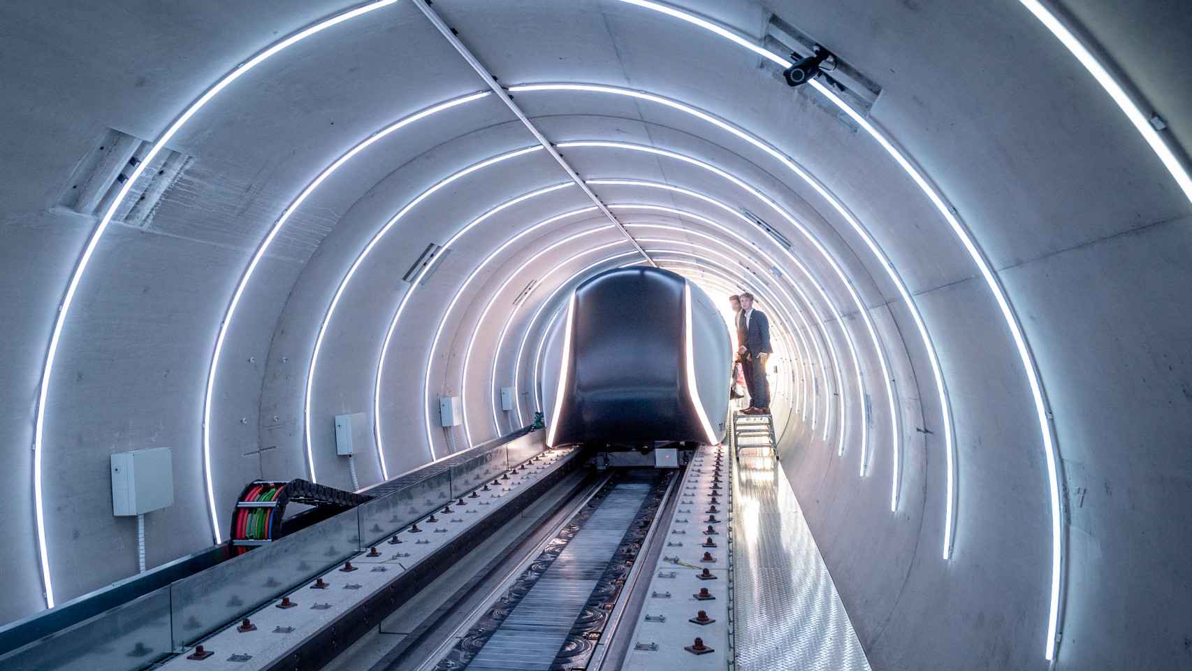 Interior del tubo de Hyperloop