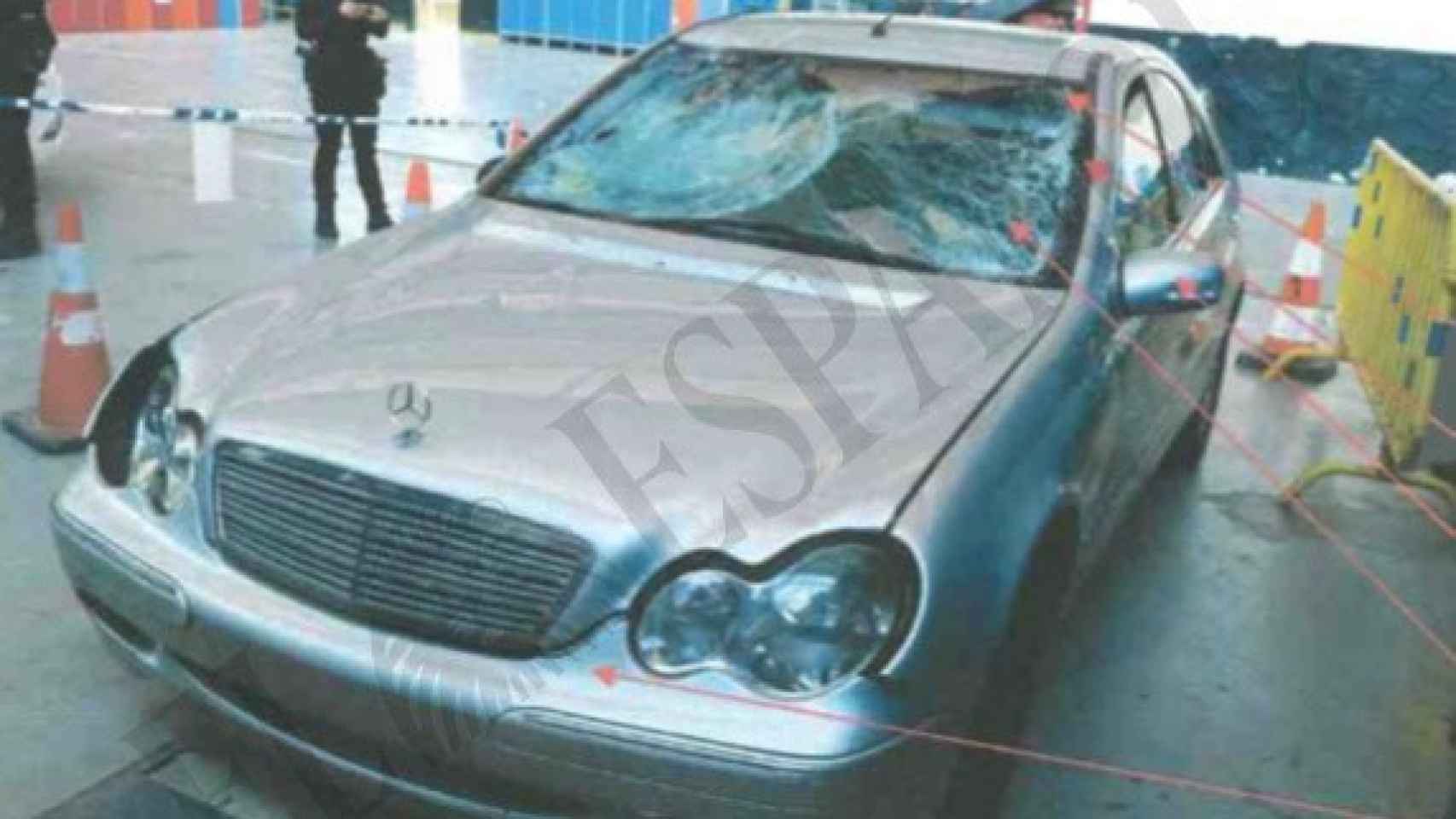 El Mercedes que conducía Pedro, en dependencias policiales.