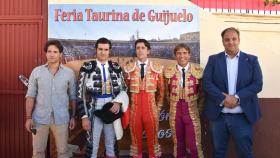 Una corrida en Guijuelo con Morante, El Capea y El Cordobés, junto al alcalde