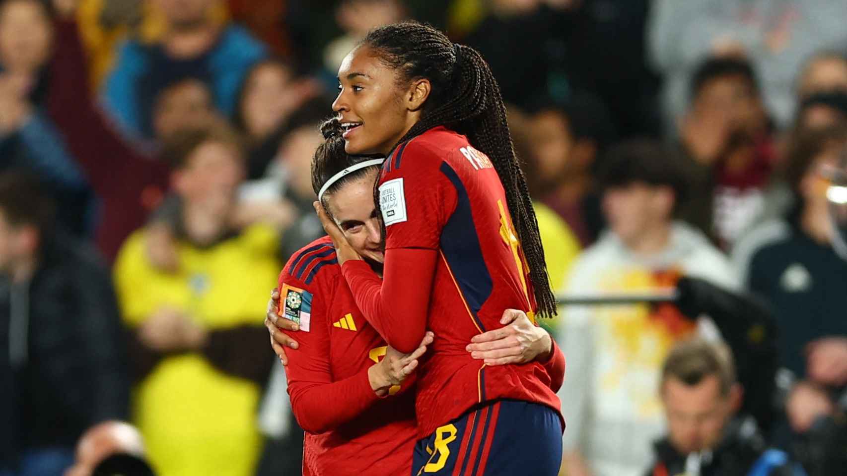 Salma Paralluelo celebra su gol a Suecia en las semifinales del Mundial
