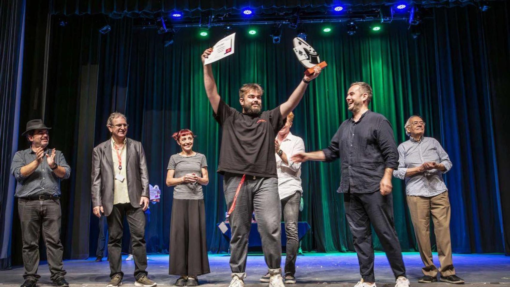 Julio Montoro, tras ganar el campeonato de España de magia.