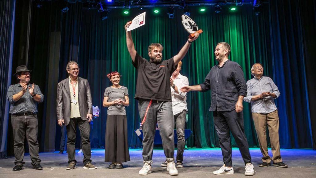 Julio Montoro, tras ganar el campeonato de España de magia.