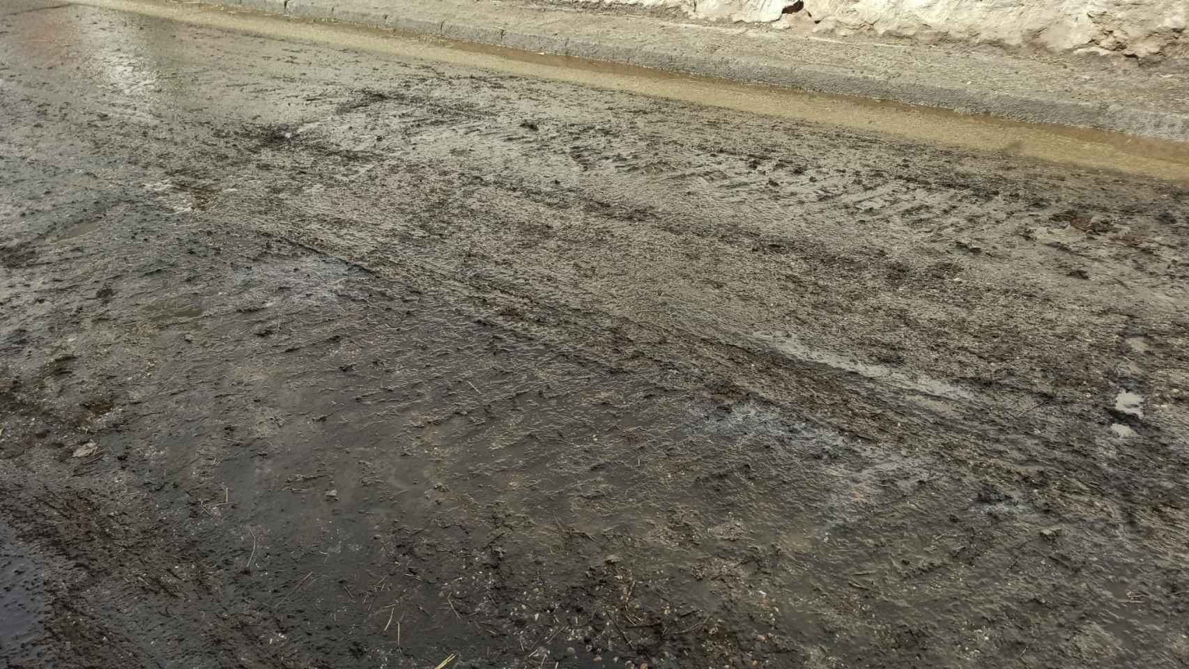 Estado de las calles cercanas a la explotación en Renedo de Esgueva
