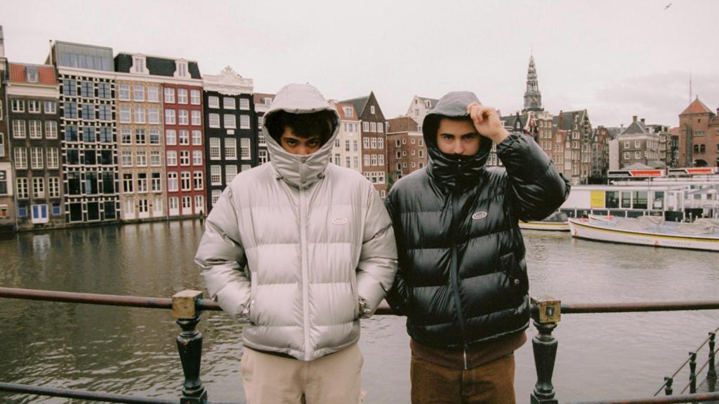 Bruno y Álex en su viaje de Amsterdam para la grabación del podcast con Rober Wido.