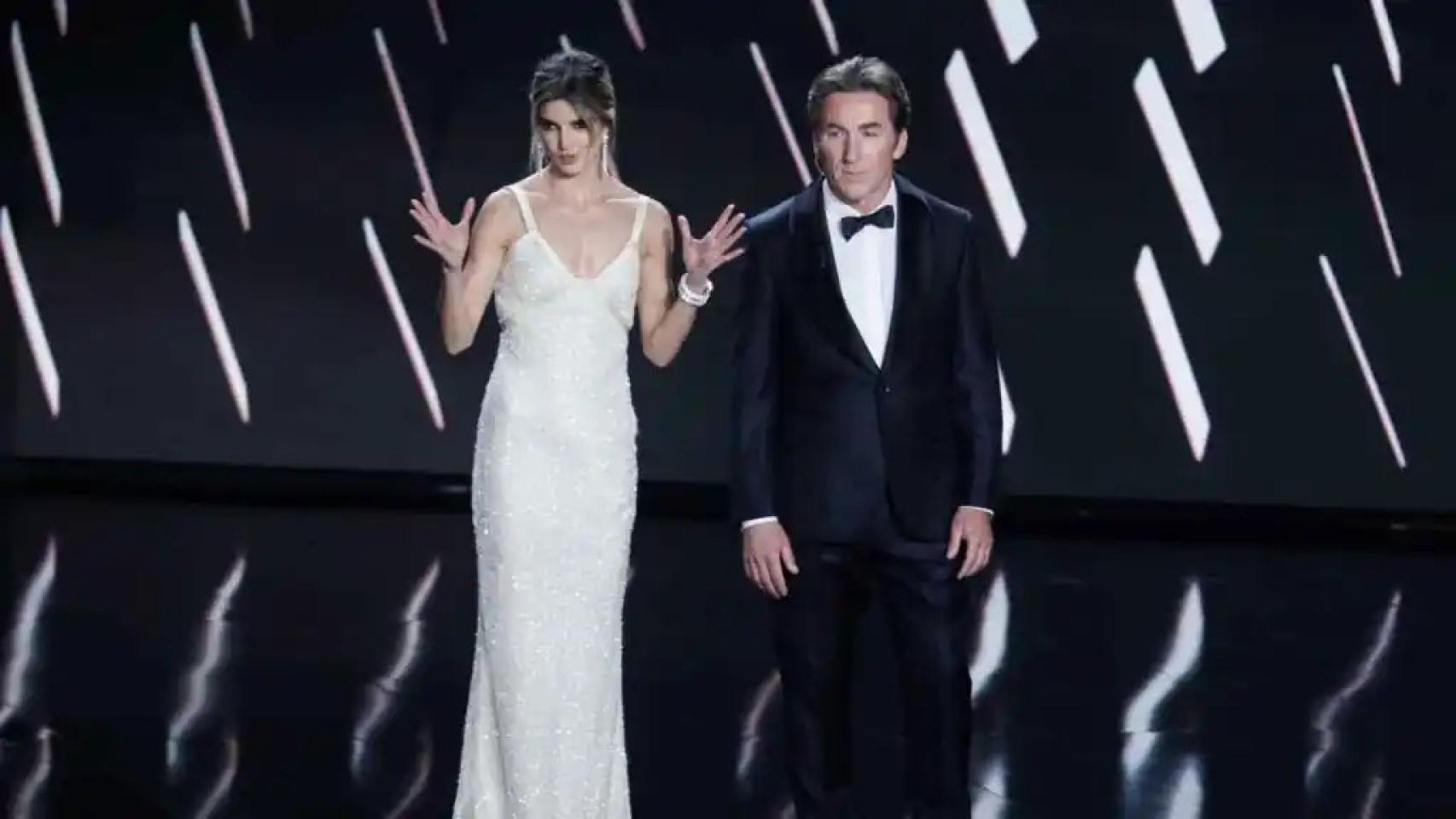 Los actores Clara Lago y Antonio de la Torre, presentadores de la gala de 2023.
