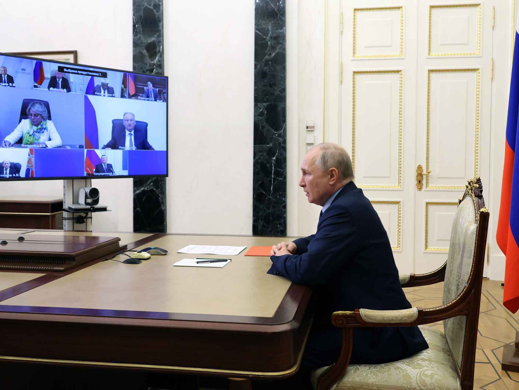 Vladímir Putin durante una reunión virtual con su Consejo de Seguridad.