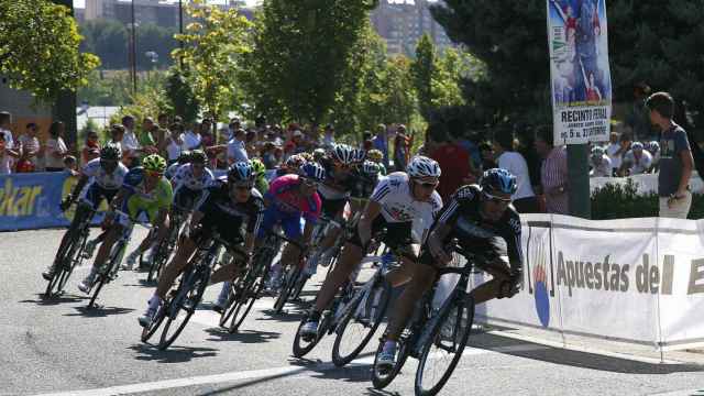 . Llegada de la 18ª etapa de la Vuelta Ciclista a España a Valladolid, a su paso por la calle José Acosta en 2012