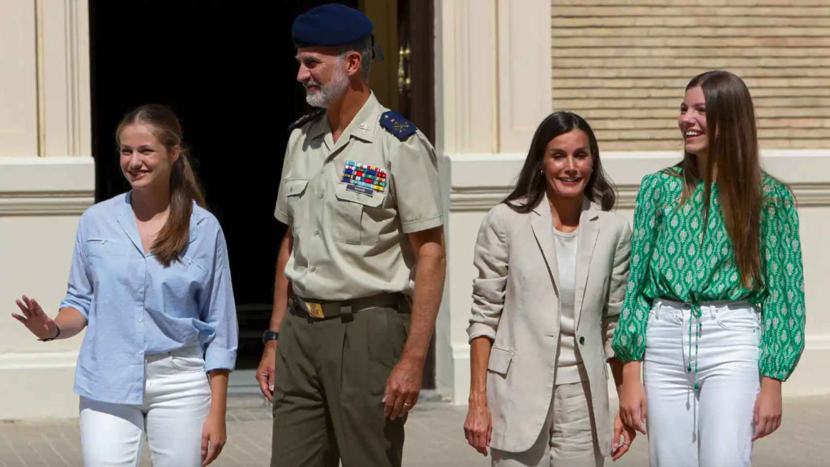 La Familia Real a su llegada a la Academia General Militar de Zaragoza.