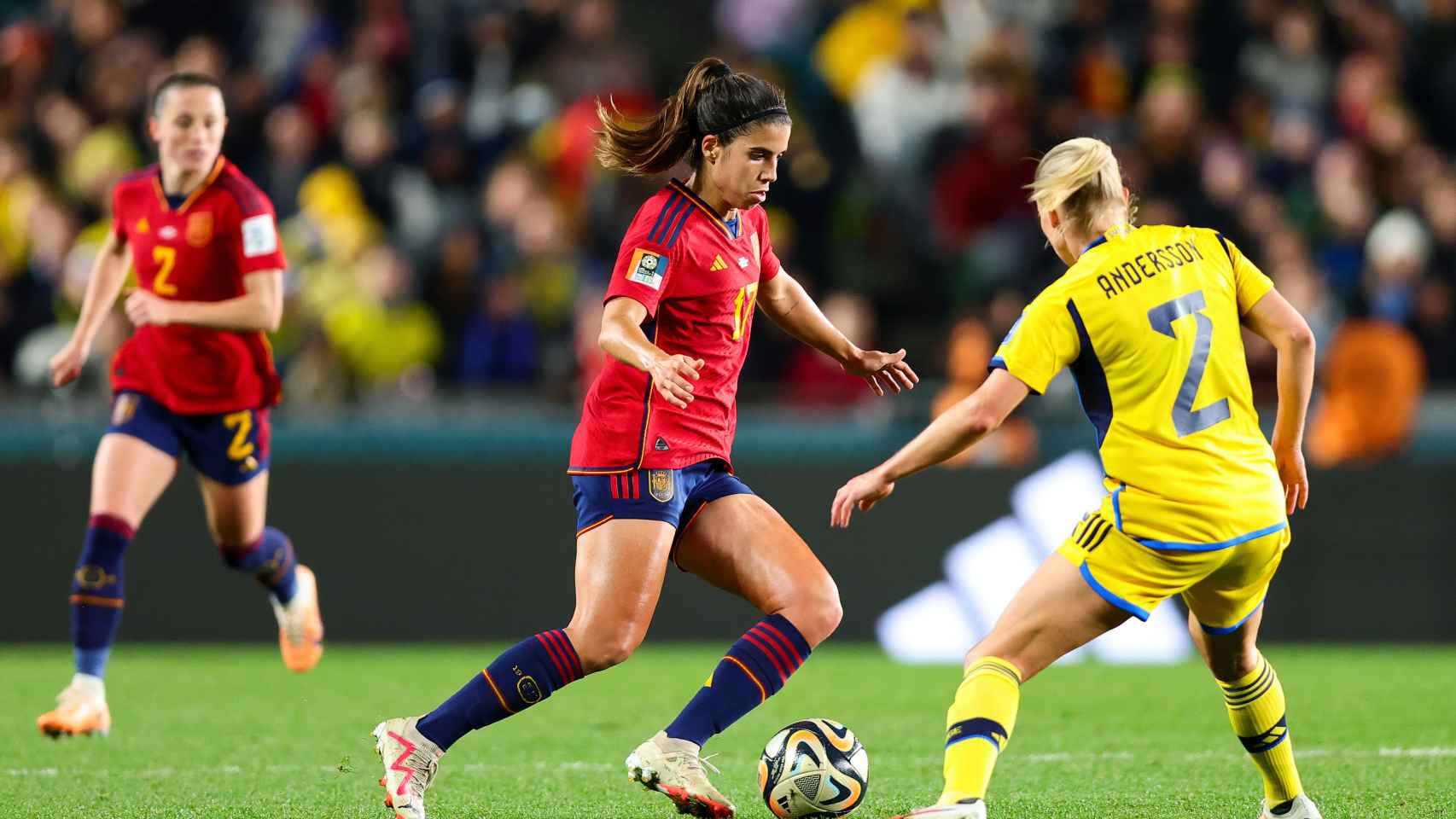 Alba Redondo, en acción en el partido ante Suecia.