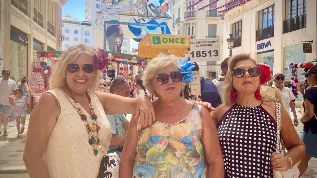 Las señoras de Marbella, dispuestas a pasar un gran día de feria.