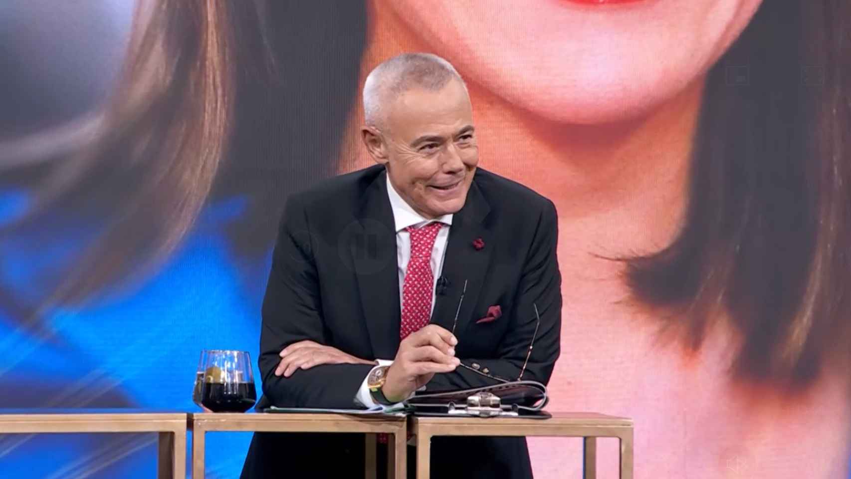 Jordi González presenta los debates de 'Lazos de sangre' en La 1 de TVE.