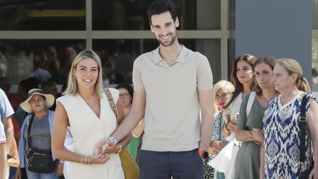 Sergio Rico, a su salida del hospital.