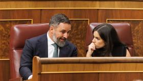 Santiago Abascal junto a la nueva portavoz de Vox en el Congreso, Pepa Millán, este jueves.