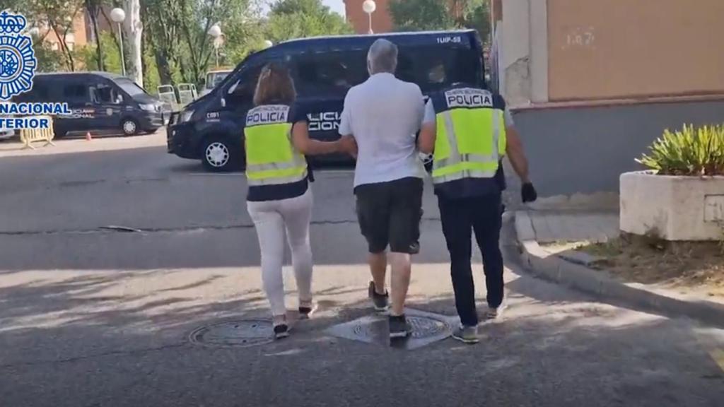 El falsificador detenido por la Policía Nacional.