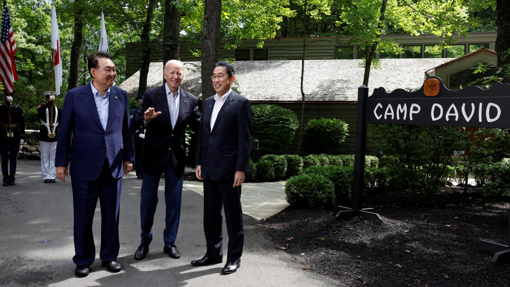 Yoon Suk-Yeol, Joe Biden y Fumio Kishida en Camp David.