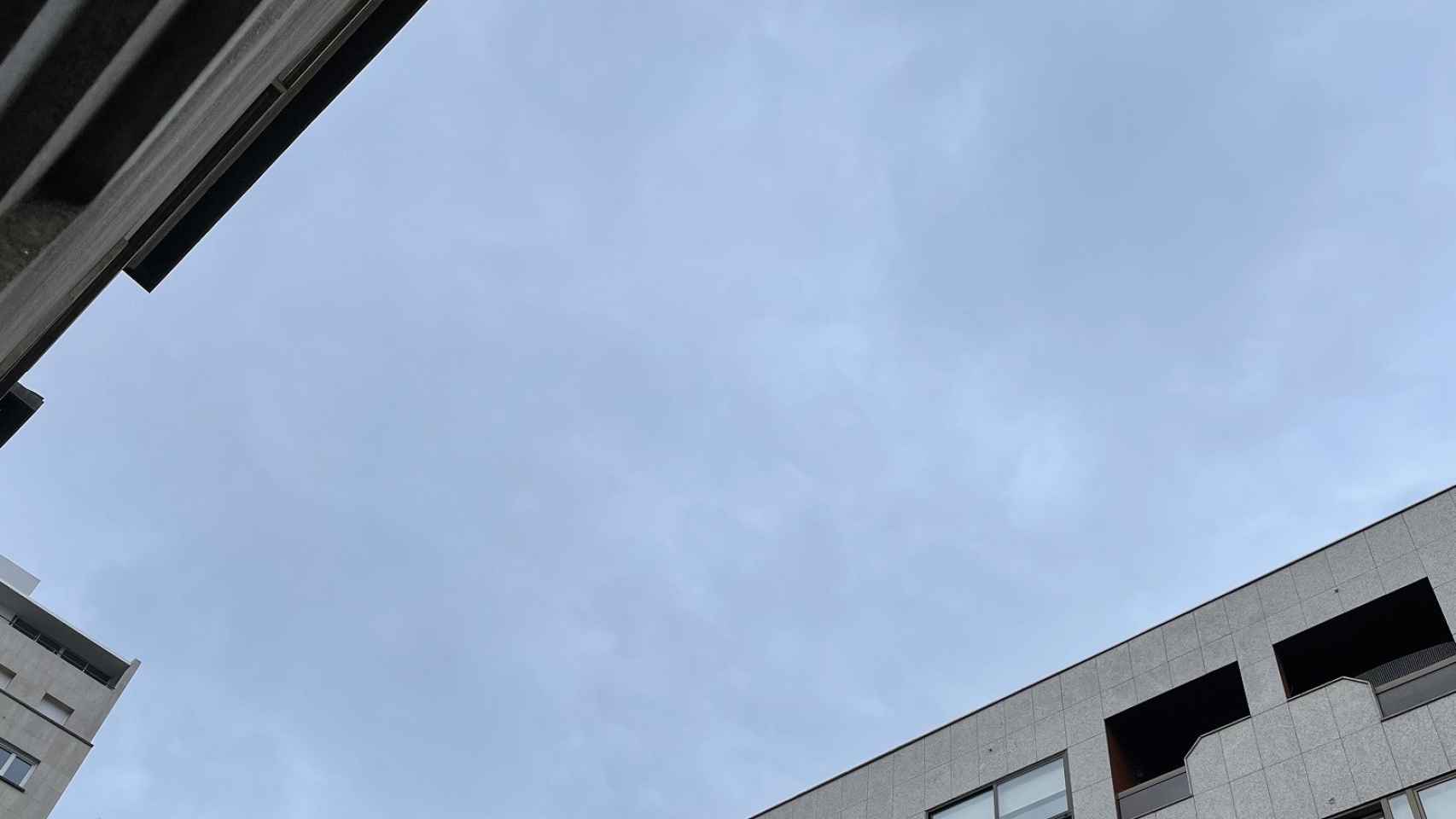 El cielo cubierto en Vigo a primera hora de esta mañana.