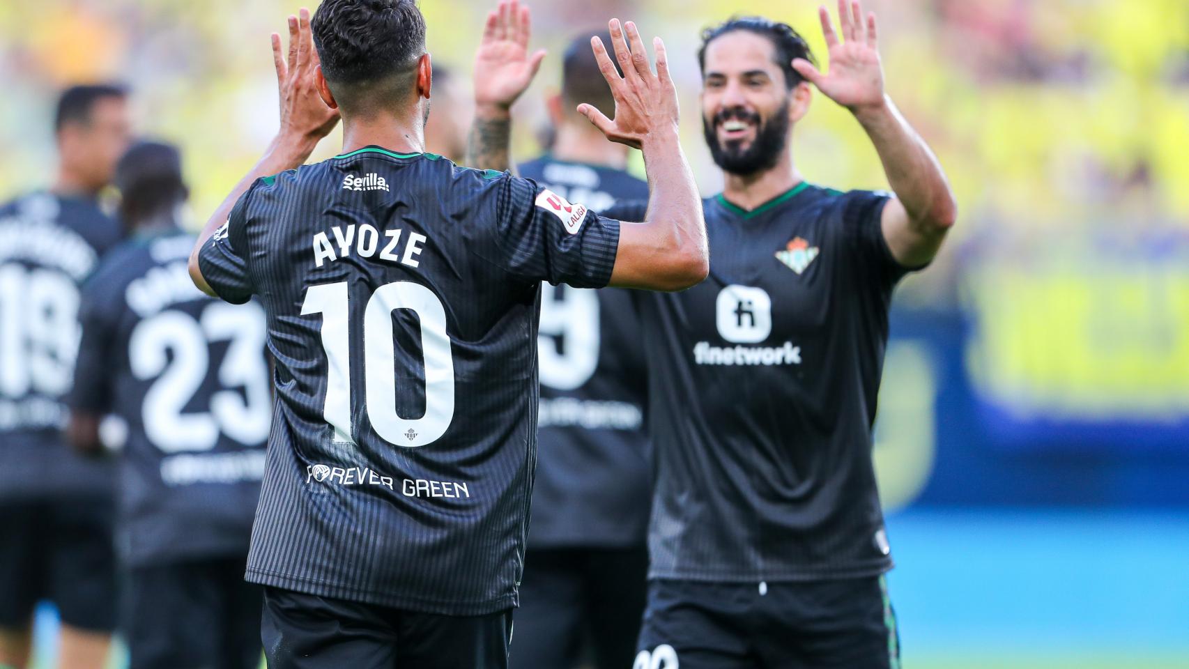 Ayoze e Isco celebran un gol ante el Villarreal