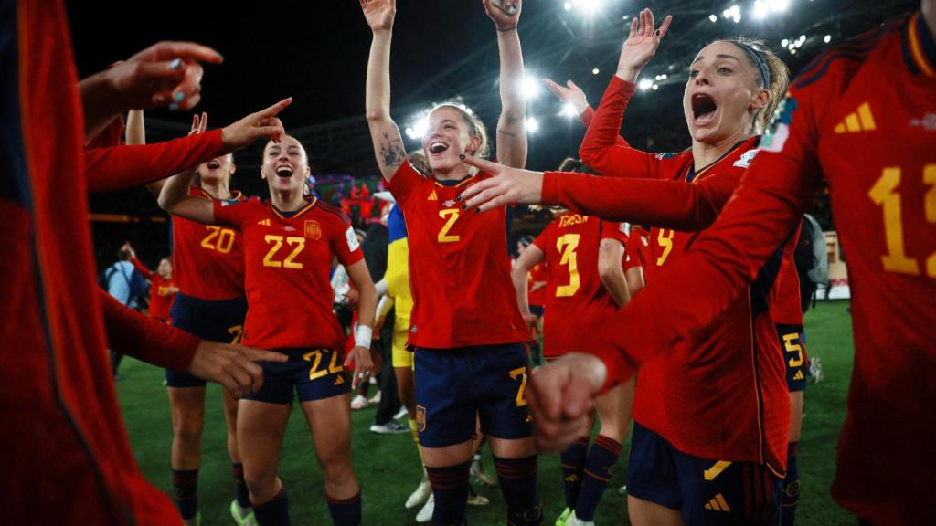 Euforia desatada de las jugadoras españolas tras ganar en la final del Mundial a Inglaterra.