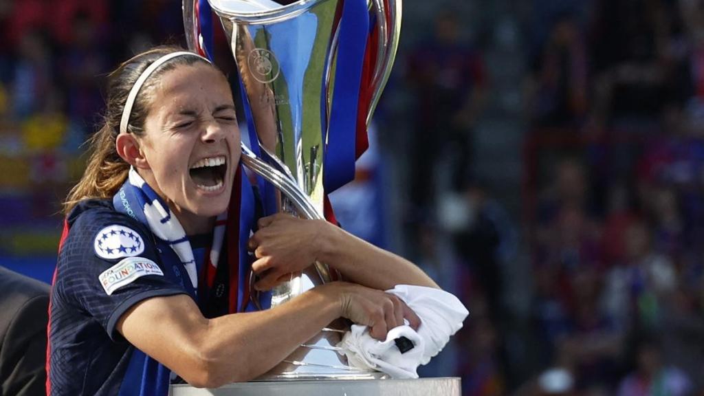 Aitana Bonmatí, con la Champions League ganada con el FC Barcelona en 2023