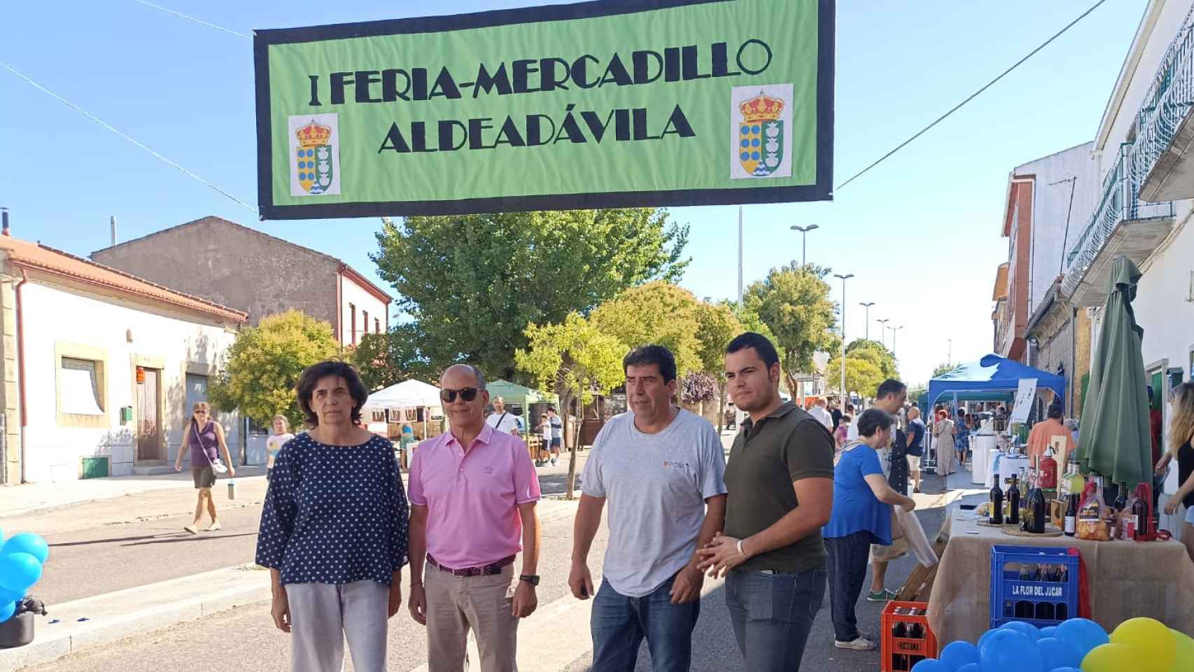 El alcalde de Aldeadávila de la Ribera, junto a concejales del equipo de Gobierno