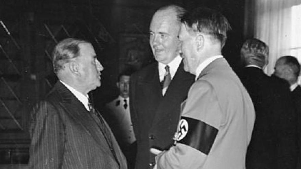 Daladier junto a Hitler.