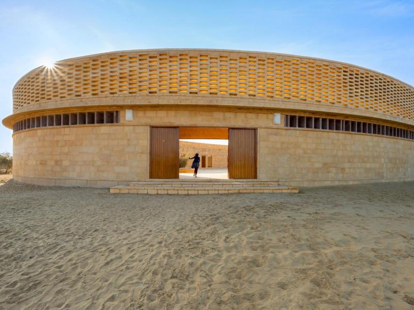 La escuela a Rajkumari Ratnavati, construida a base de piedra arenisca