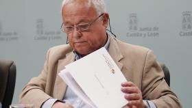 El consejero de Cultura, Turismo y Deporte, Gonzalo Santonja, durante su intervención en rueda de prensa tras la reunión del Consejo de Gobierno.