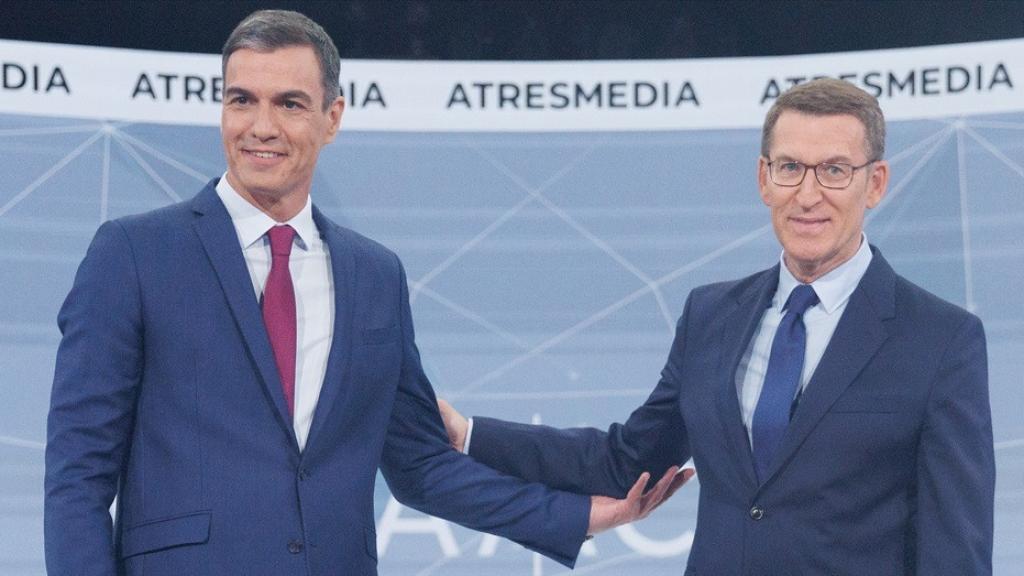 Pedro Sánchez y Alberto Núñez Feijóo, tras el debate cara a cara del pasado 10 de julio en Atresmedia.
