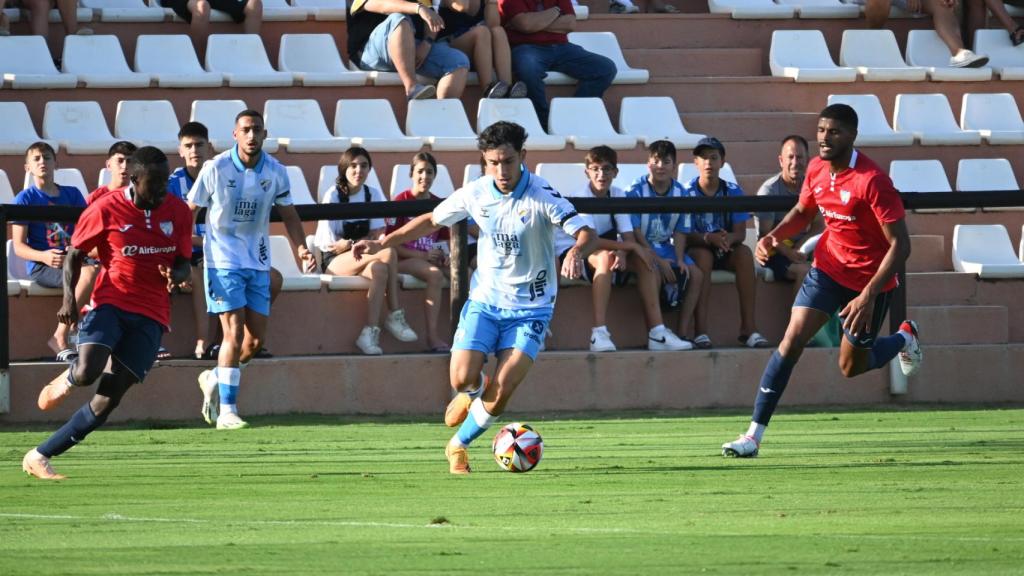 Larrubia durante el Málaga CF vs. Estepona de pretemporada