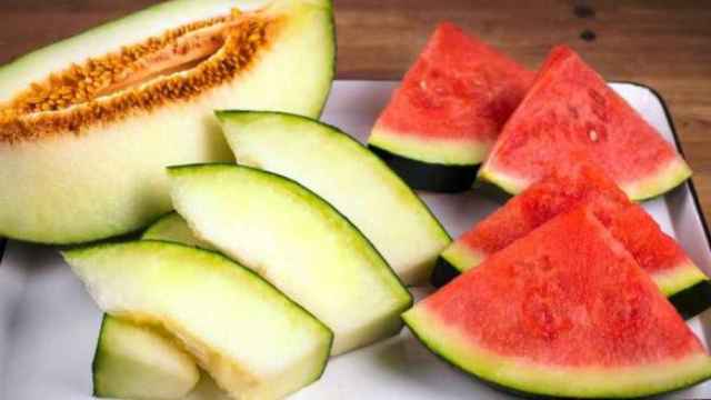 Diferentes frutas como sandías y melones