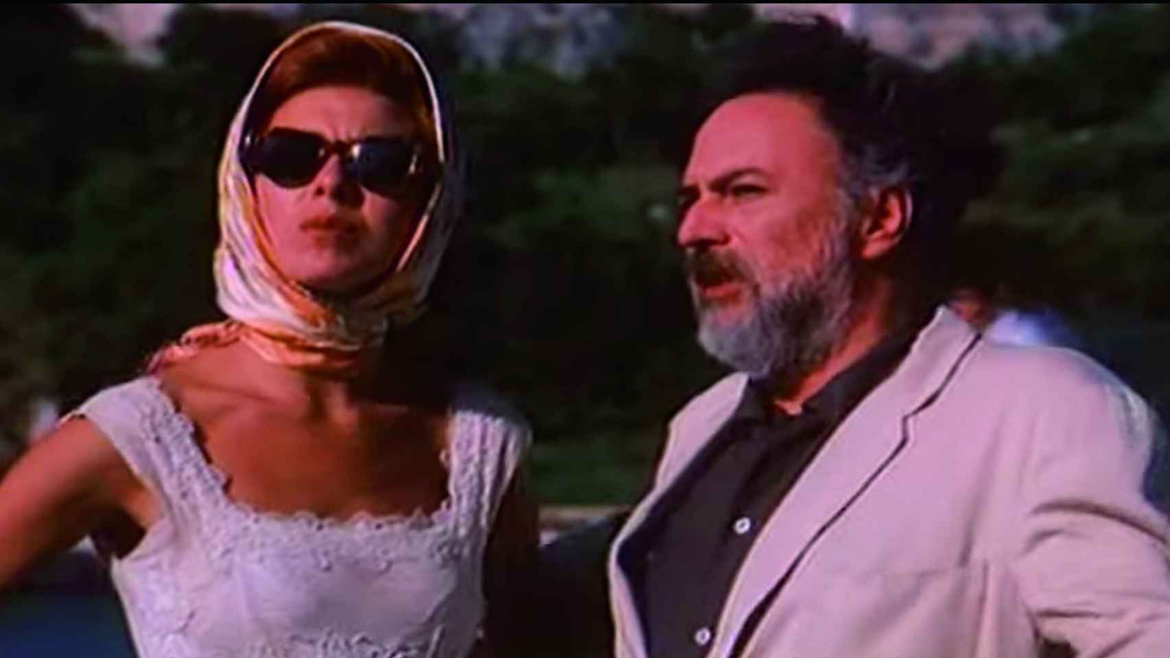 Un fotograma de la película 'Ilona llega con la lluvia' (1996)