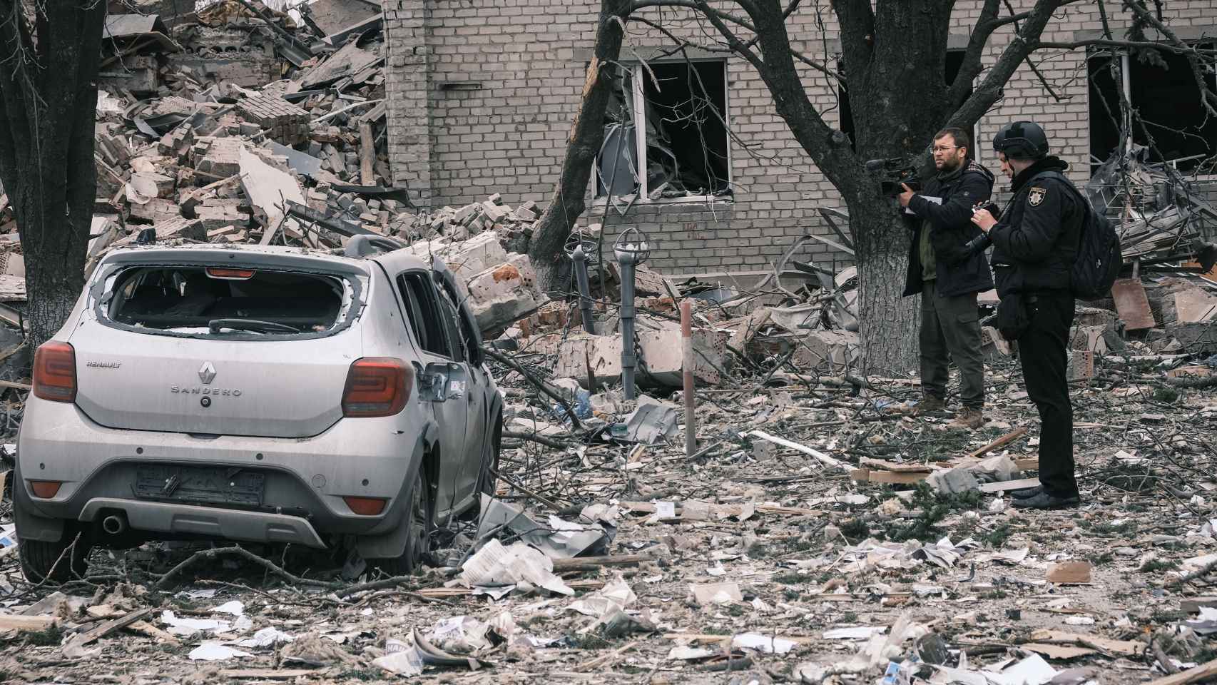 Un profesional de la información documenta un bombardeo ruso sobre la ciudad de Sloviansk.