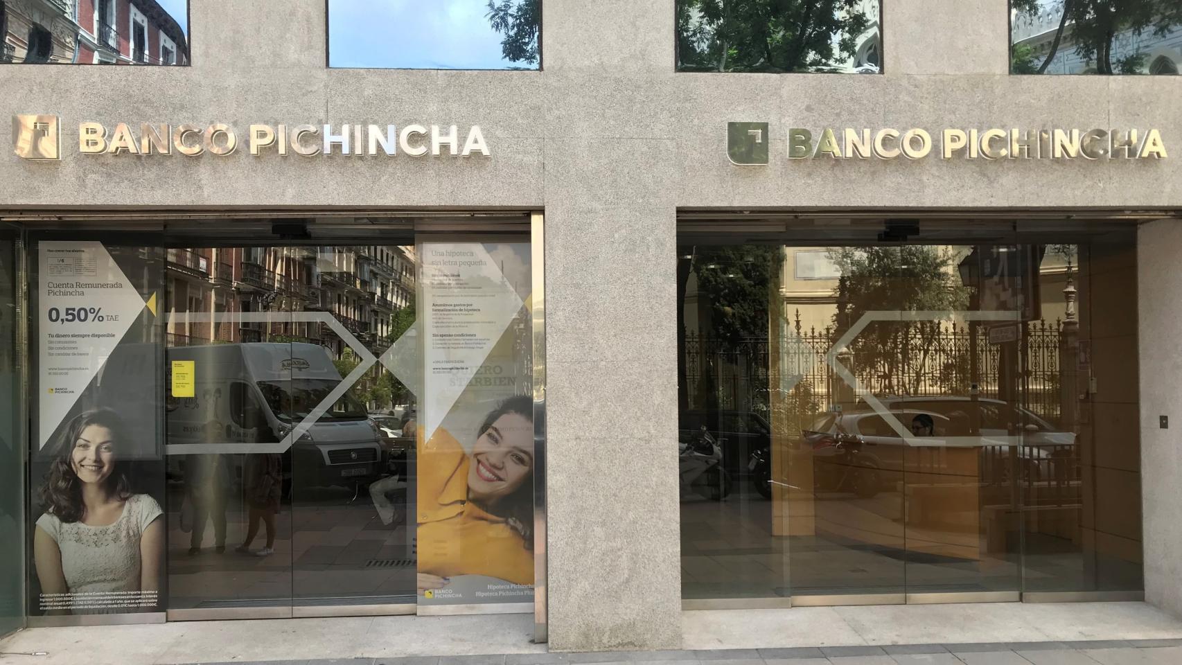 Sucursal de Banco Pichincha.