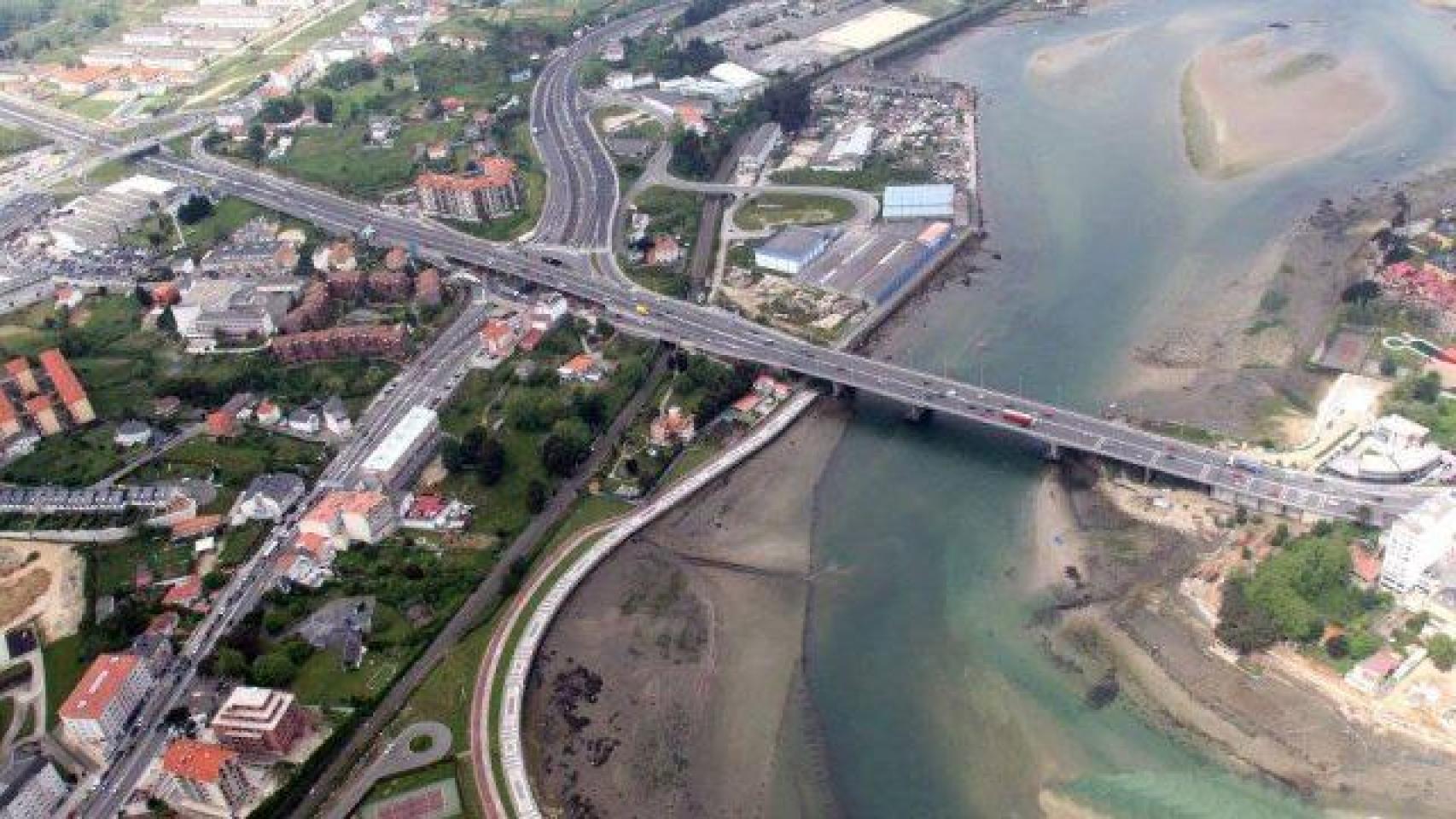 Vista aérea del puente de A Pasaxe