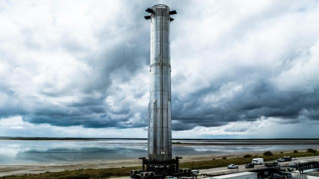 Super Heavy Booster 9 en la plataforma de Starbase.