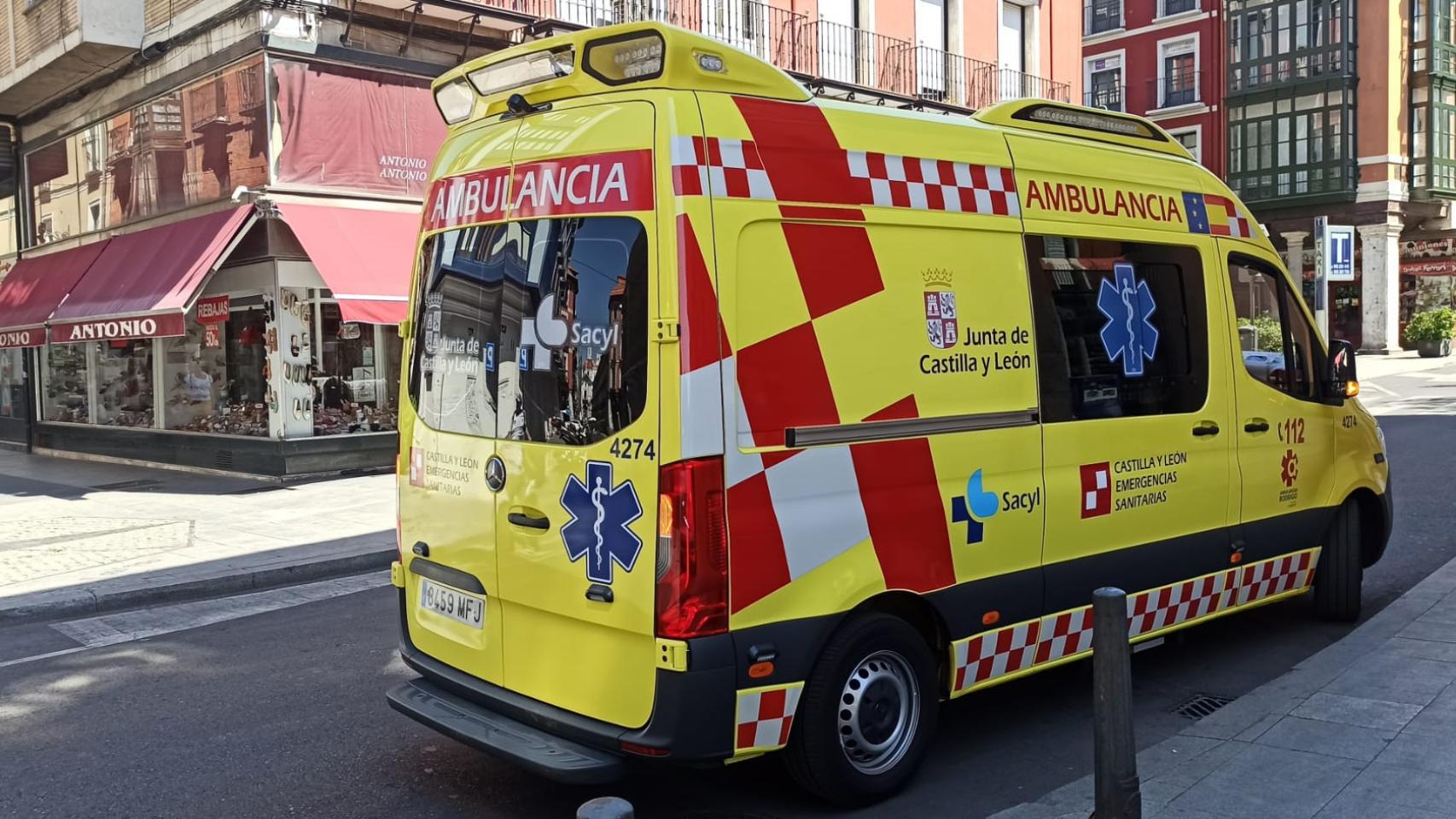 Una ambulancia del Sacyl del Servicio de Emergencias del 112 en Valladolid