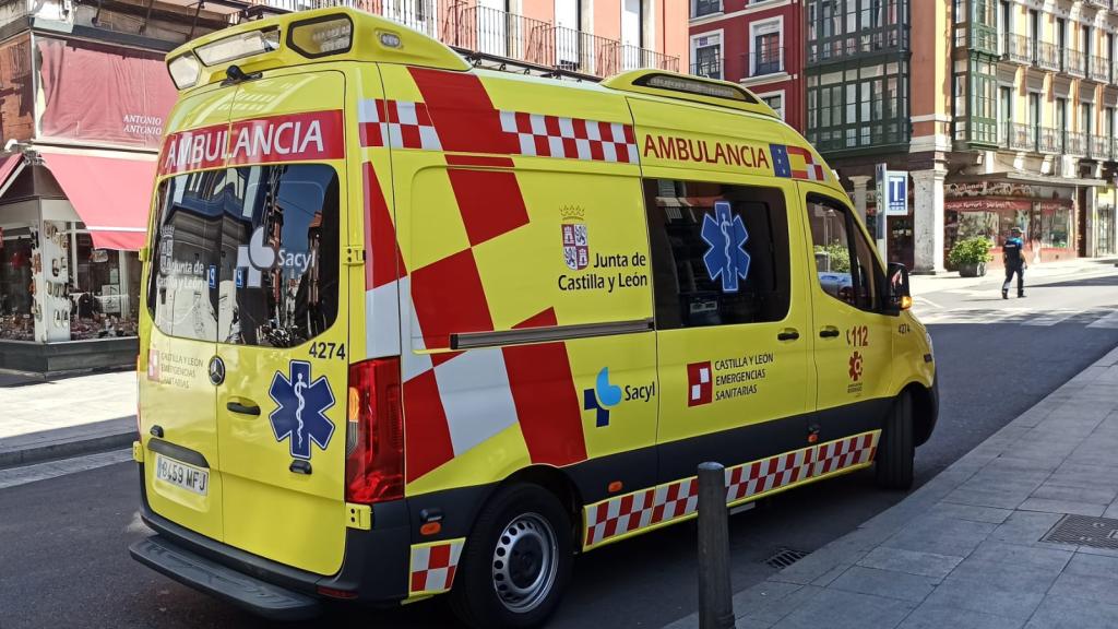 Una ambulancia del Sacyl del Servicio de Emergencias del 112 en Valladolid