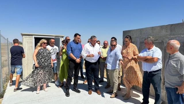 Javier Faúndez durante la visita a Villardondiego