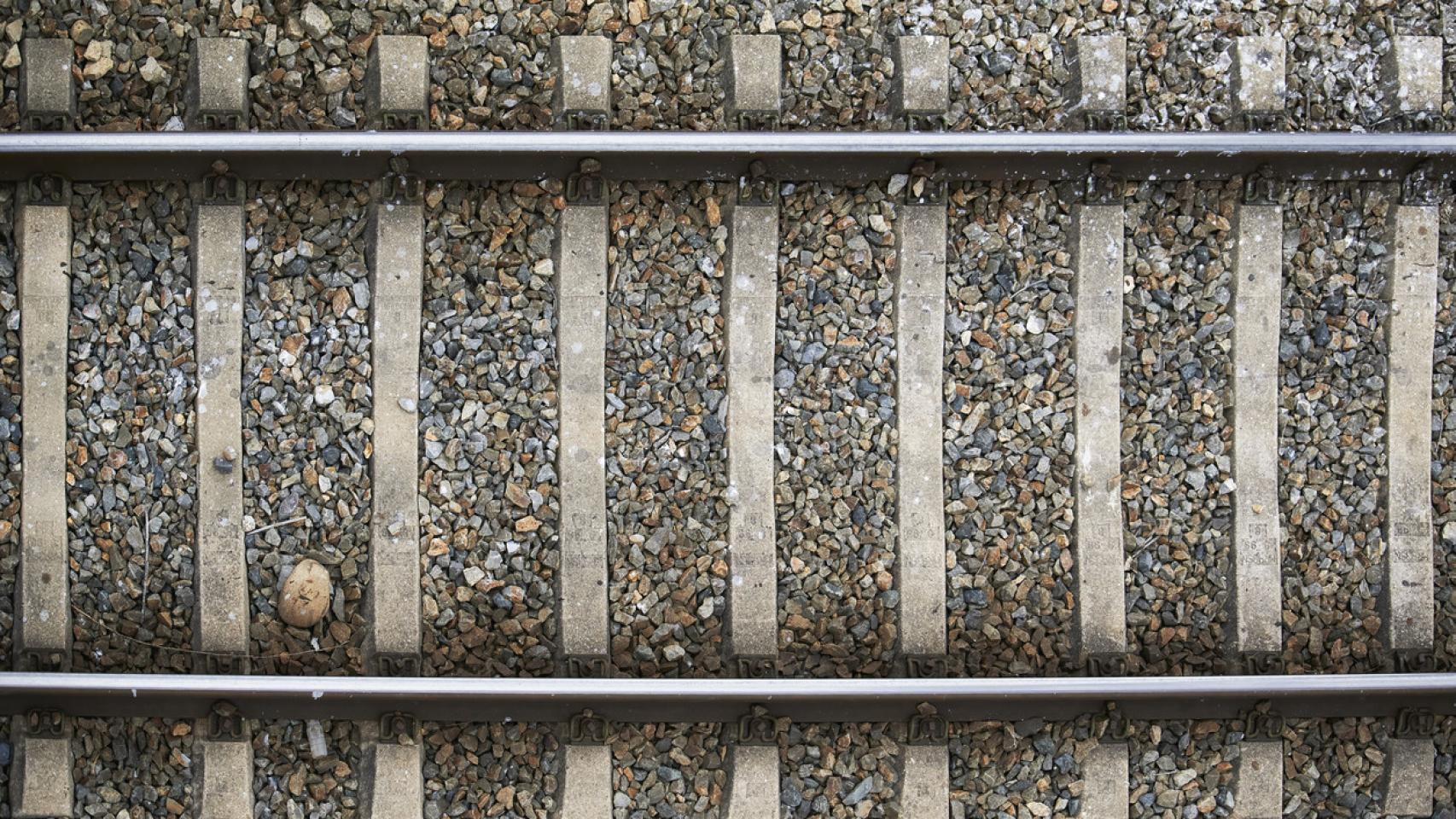 Este es el motivo por el que se ponen piedras en la vías del tren: pocos lo conocen