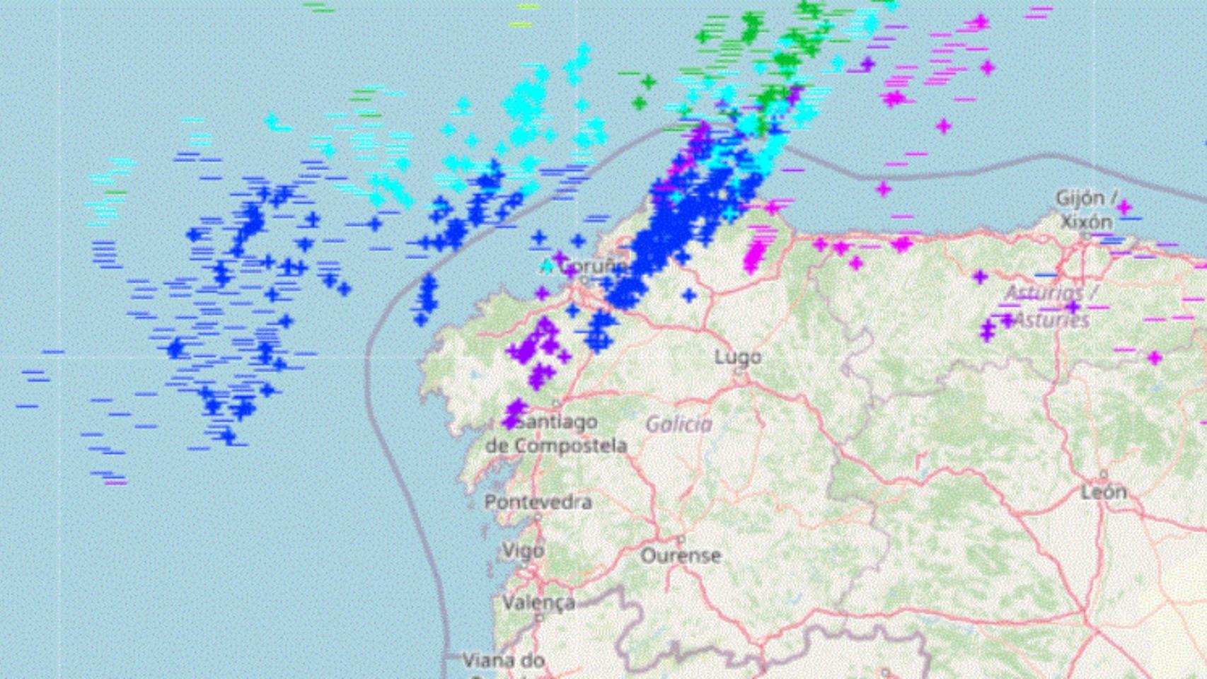 La ola de calor provoca una tormenta con numerosos rayos en A Coruña y su área esta madrugada