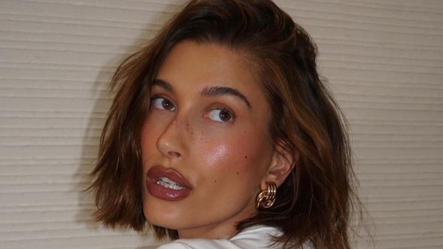 Hailey Bieber.