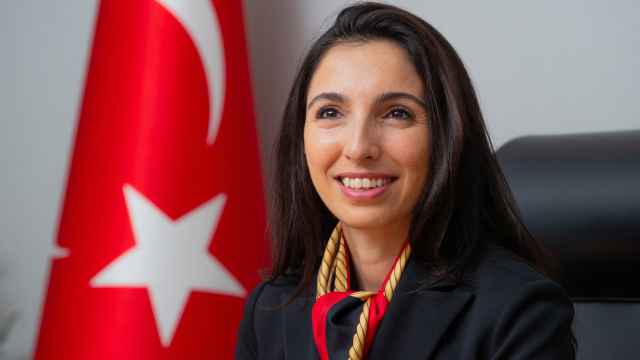 La gobernadora del Banco Central de Turquía,  Hafize Gaye Erkan, en su despacho de Ankara.