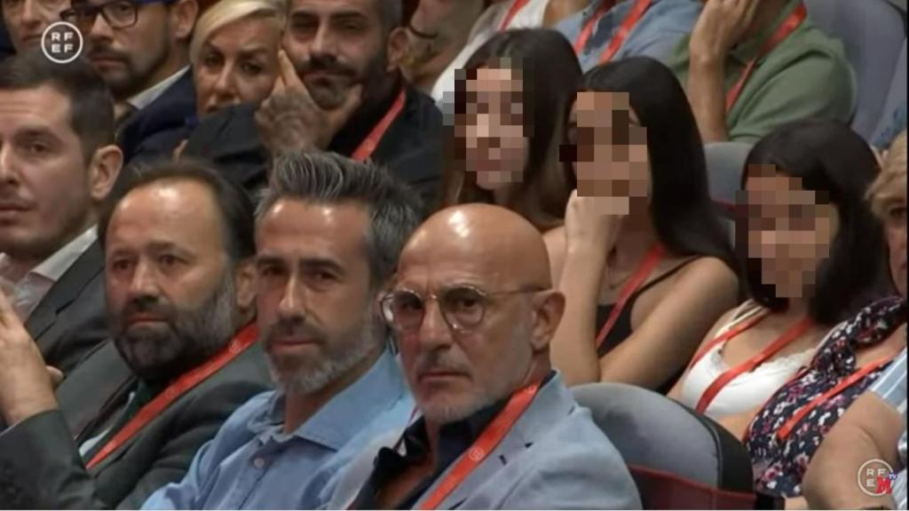 Las hijas de Rubiales, en la rueda de prensa de su padre.